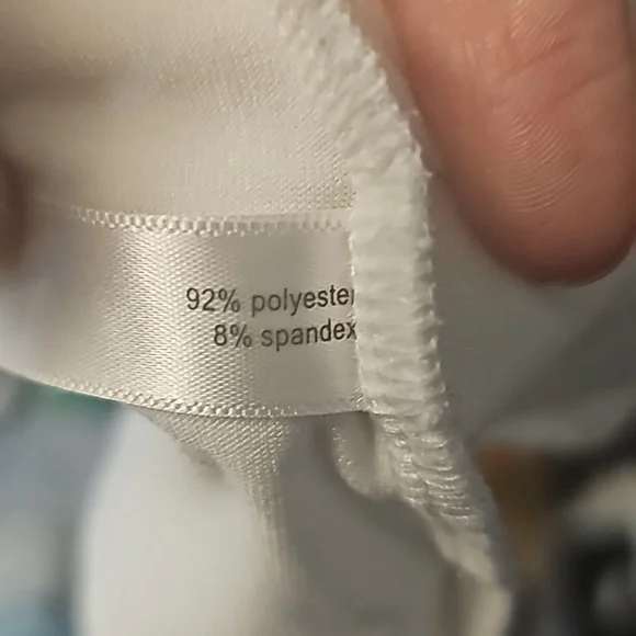 ❄️B7❤️🔹️White Lace Trim Cami - Picture 3 of 4